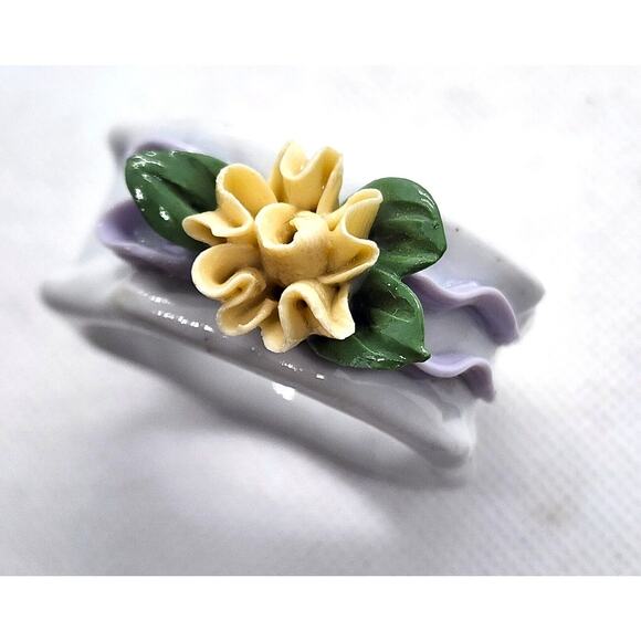 NAPKIN RINGS-Porcelain-3D Flowers-Yellow-Green-Set of 4 - Picture 7 of 16